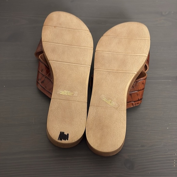 Bella Vita Italy Sandals Slides Slip On Cross Strap Brown Leather Size 9N Narrow - Picture 8 of 10